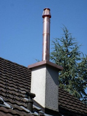 Kamin_ueber_Dach (88)